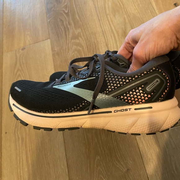 Brooks Ghost 14 Running Shoe. Sz 6 1/2. - Picture 5 of 6